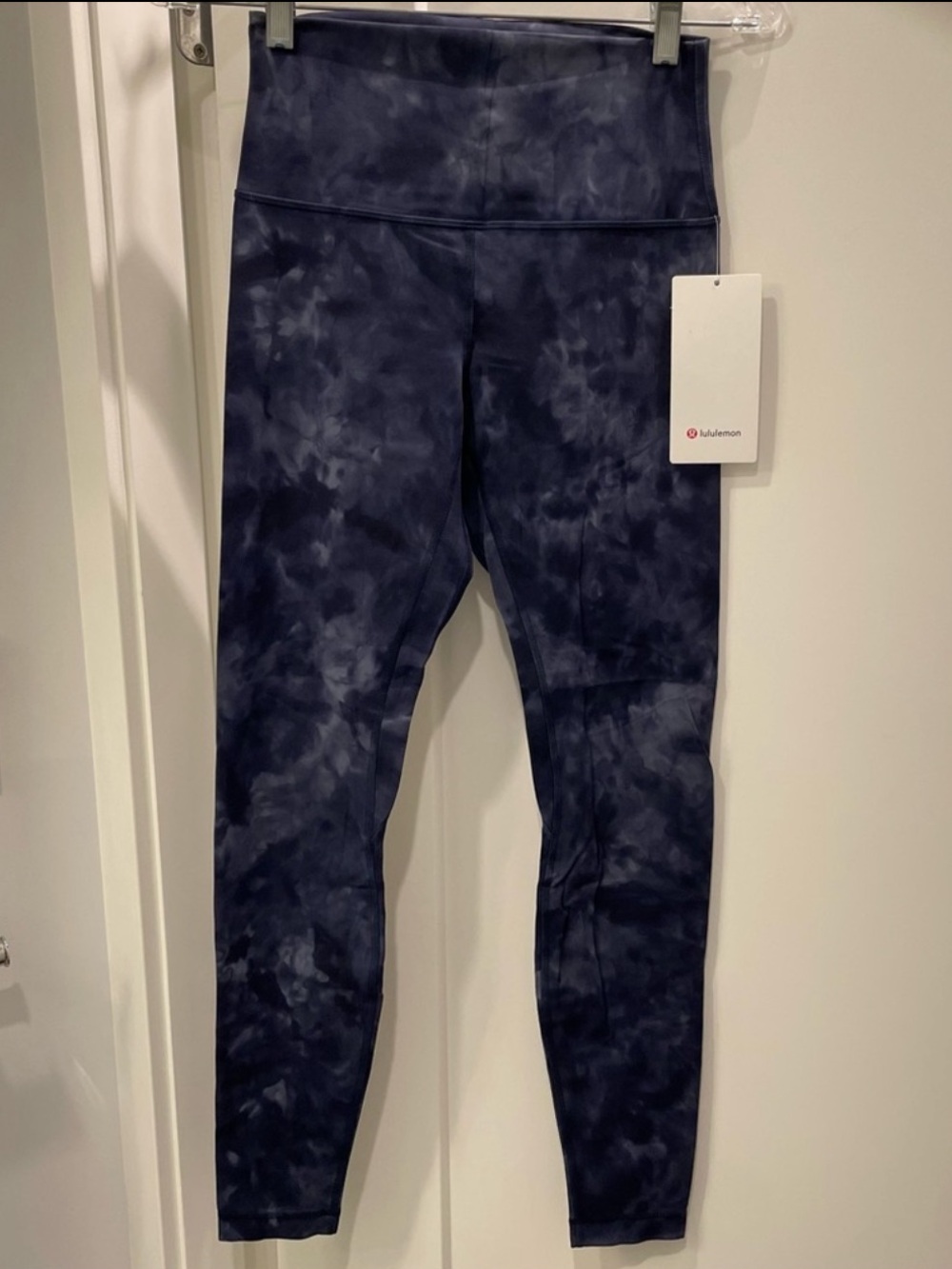 NWT Lululemon Align 28” Size 6 Navy Tie-Dye Leggings